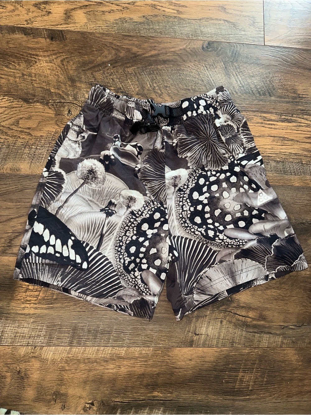 NWOT Black & Gray Botanical Print Shorts